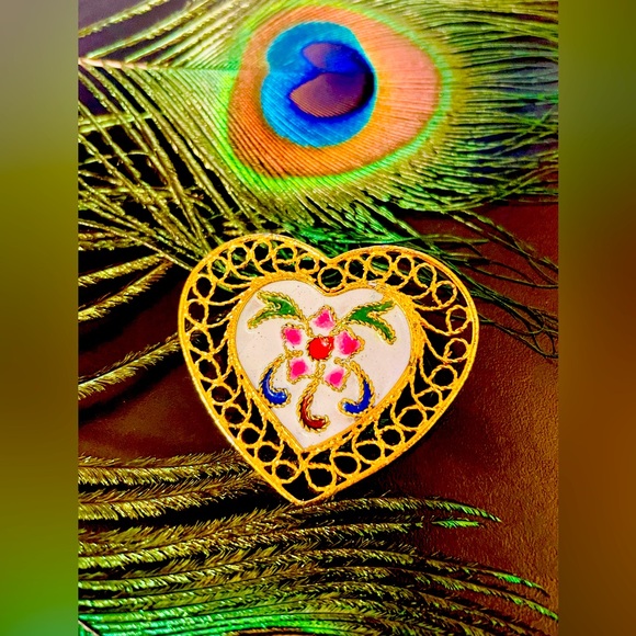 Vintage Gold Filigree and Enamel Floral Brooch - Picture 2 of 10